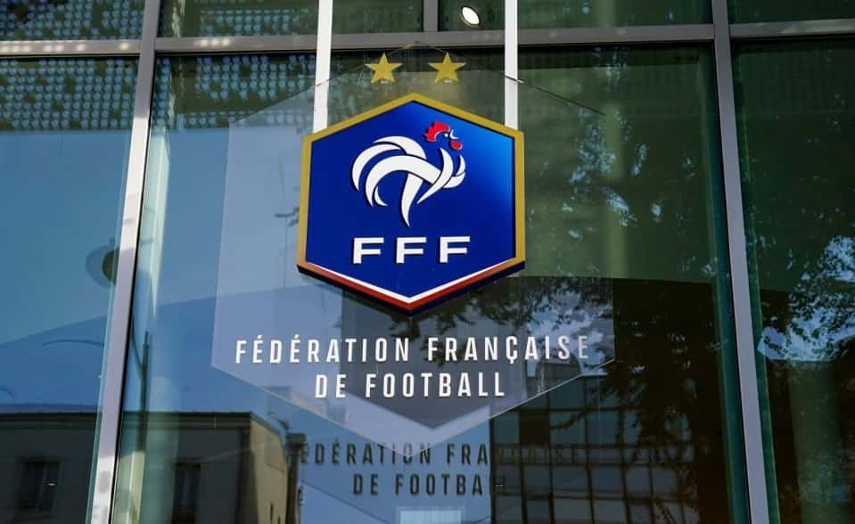 Football : la FFF maintient l'interdiction des pauses pour rompre le jeûne