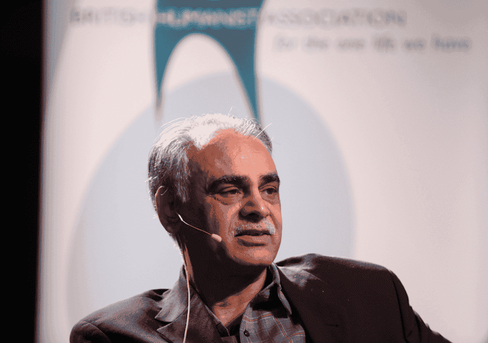 Ziauddin Sardar : l'accord entre foi et raison a permis l’essor scientifique en Islam