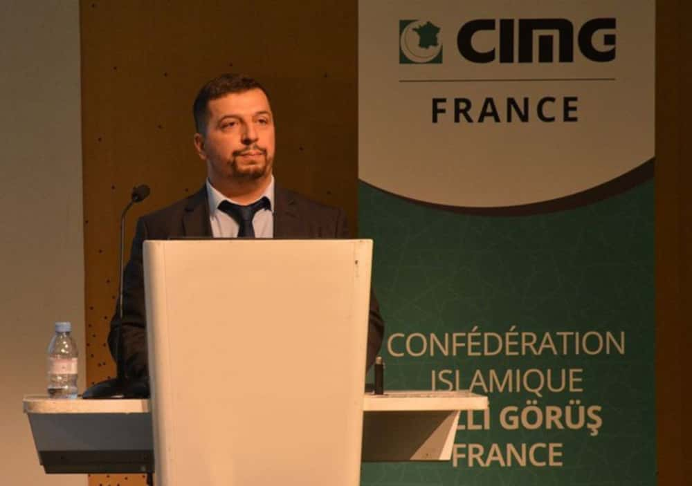 Milli Görüs : « Des politiques ont savamment orchestré un amalgame entre la charte des imams et la loi contre le séparatisme »
