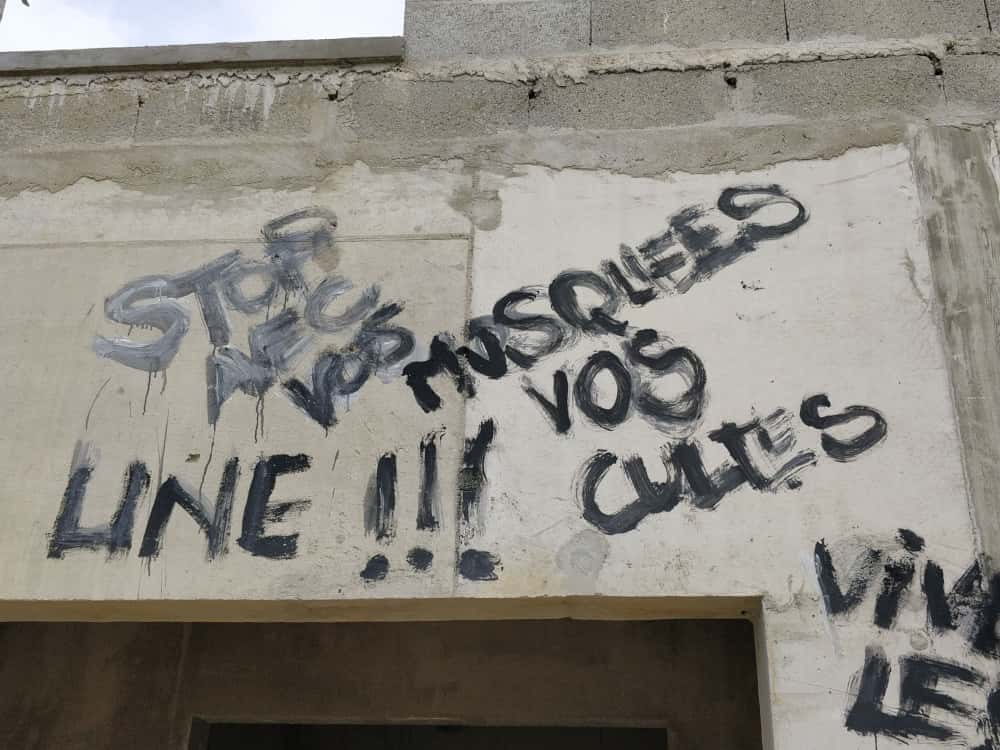 Séparatisme : une mosquée taguée de messages islamophobes à Talence