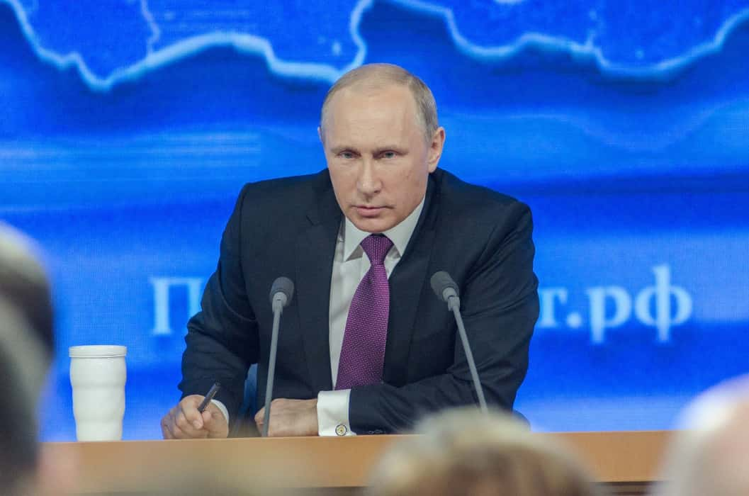 Poutine reconnaît l'indépendance des territoires prorusses de l'Ukraine