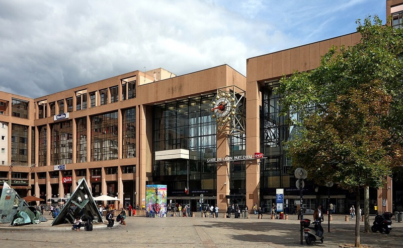 Islamophobie : nouvelle agression contre une femme voilée à Lyon