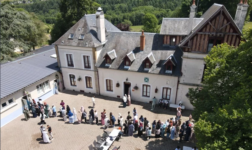 L’IESH dénonce un « agenda politique » et saisit le Conseil d’État
