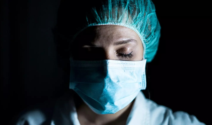 Radiations des soignantes musulmanes : le CFCM saisit le Défenseur des droits