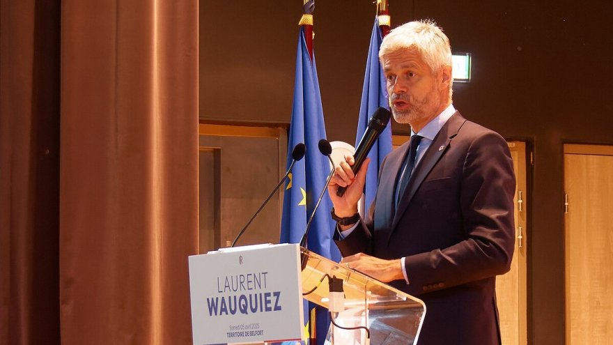 Interdiction du voile pour les mineures : le texte rejeté en commission