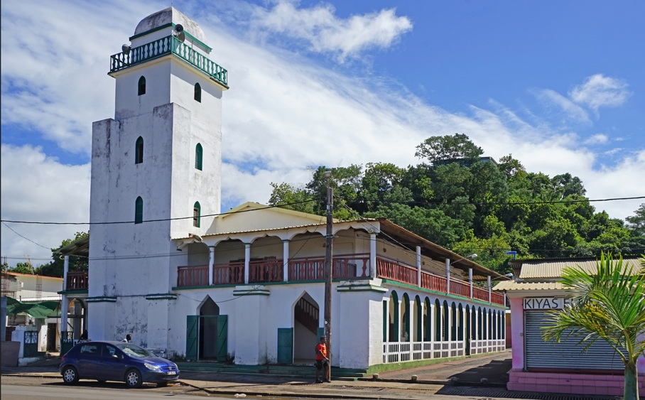 Mayotte : un village mobilisé pour reconstruire la mosquée de M’tsapéré