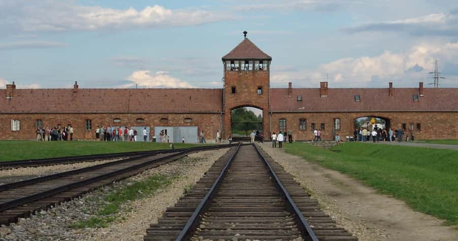 Pologne : un "accès libre" à Netanyahou pour les commémorations d'Auschwitz