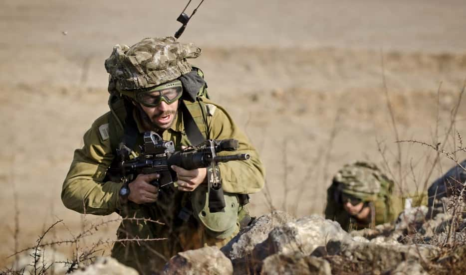 Le Royaume-Uni suspend partiellement la vente d’armes vers Israël